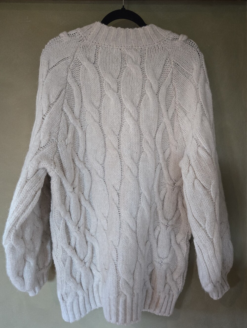 H&M | Cream Chunky Cable Knit Oversized Sweater, Size M - Picture 3 of 9
